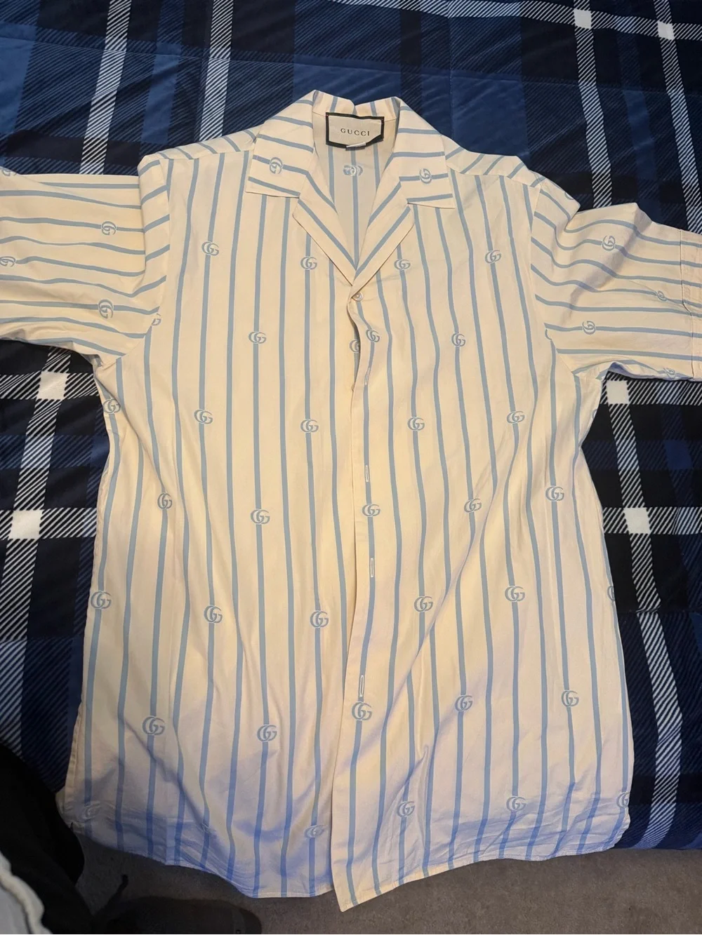 Gucci White Short-Sleeve Button-Down Shirt with Light Blue Stripes size large